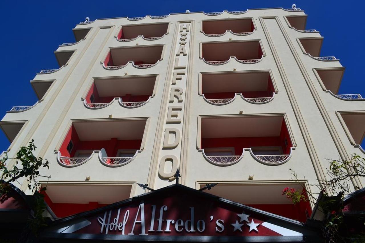 Hotel Alfredo'S Римини Экстерьер фото