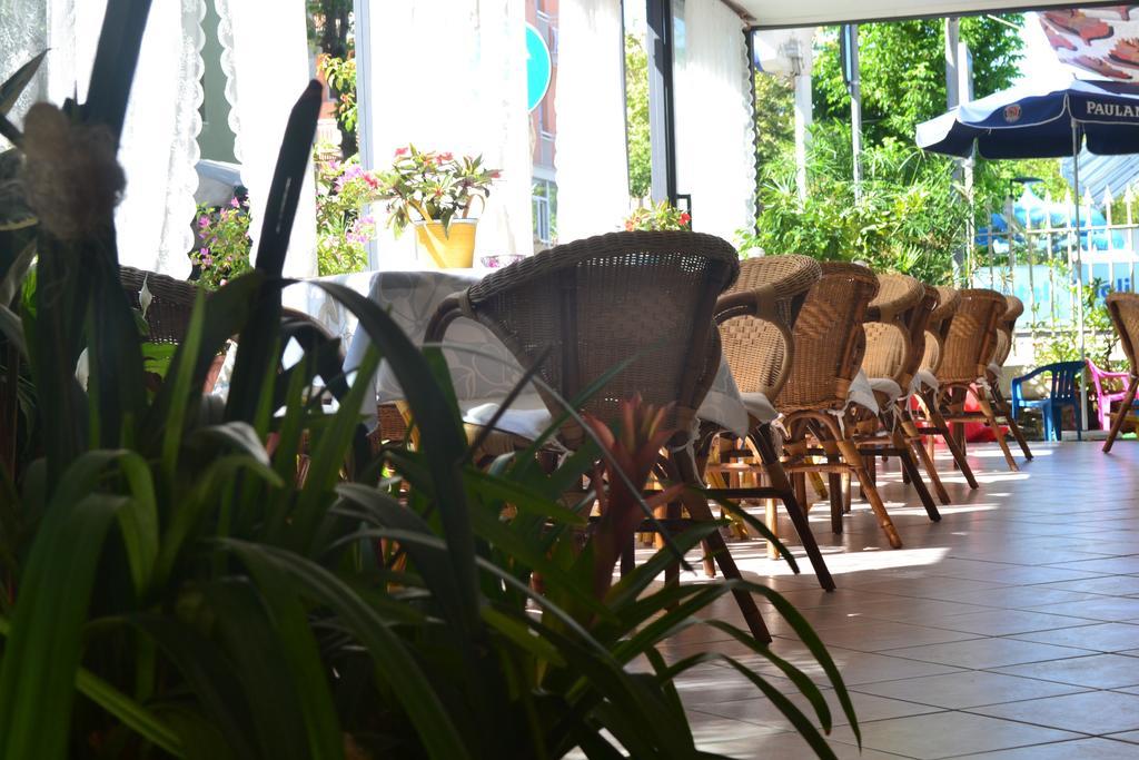 Hotel Alfredo'S Римини Экстерьер фото